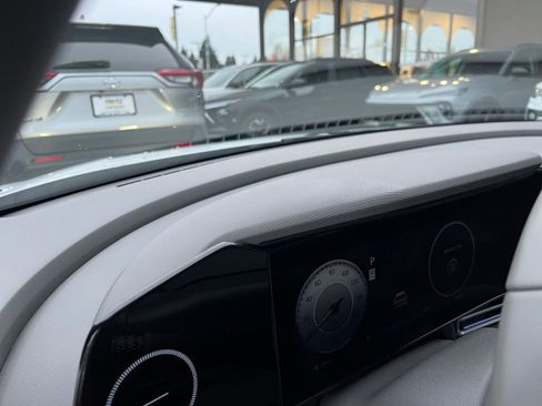 Used 2025 Hyundai Elantra SEL image 35