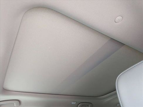 Used 2025 Honda Pilot Touring image 15