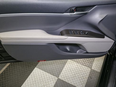 Used 2023 Toyota Camry SE image 40