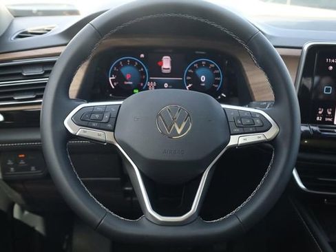 New 2026 Volkswagen Atlas SE image 8