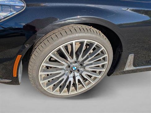 Used 2016 BMW 750Li xDrive AWD/4WD image 10