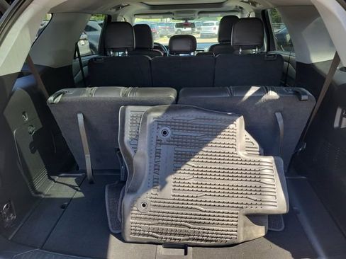 Used 2022 Ford Explorer XLT w/ Equipment Group 202A AWD/4WD image 11