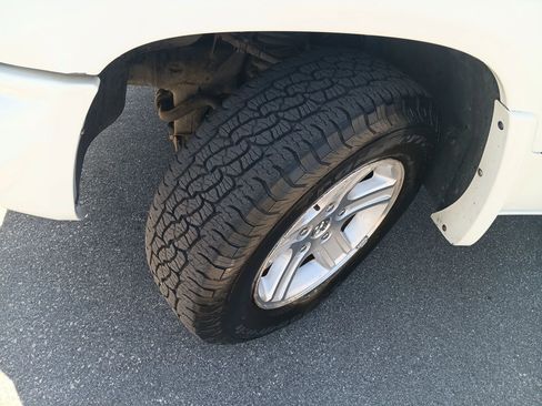 Used 2011 Dodge Dakota Big Horn w/ Skid Plate Group AWD/4WD image 24