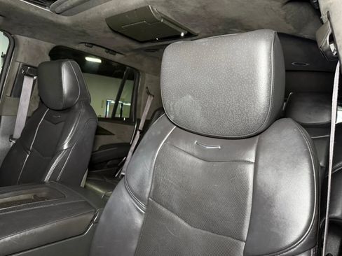 Used 2017 Cadillac Escalade Platinum RWD image 37