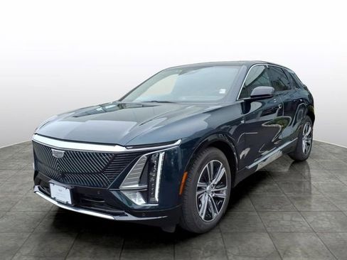 Certified 2024 Cadillac Lyriq Luxury AWD/4WD image 1