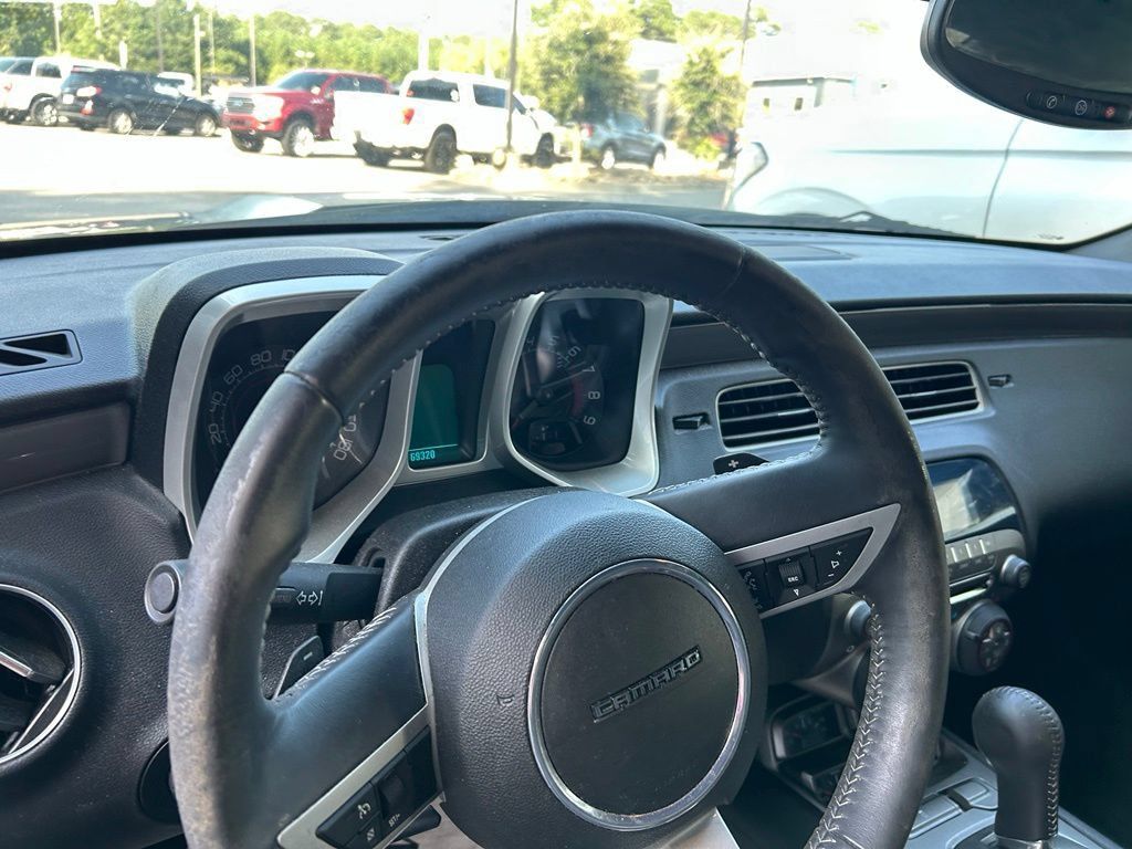 Used 2010 Chevrolet Camaro SS RWD image 9