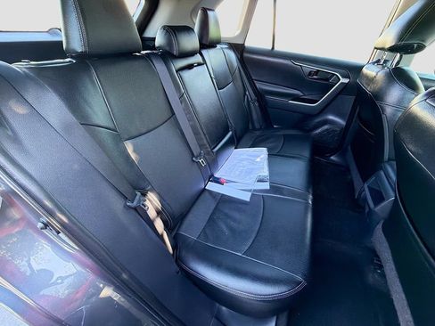 Used 2019 Toyota RAV4 LE w/ All Weather Liner Package AWD/4WD image 24