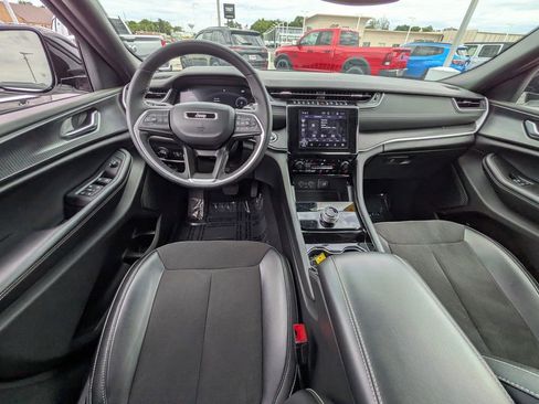 Used 2023 Jeep Grand Cherokee L Laredo AWD/4WD image 10