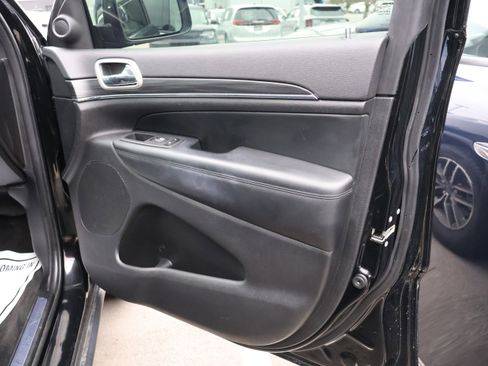 Used 2021 Jeep Grand Cherokee Limited w/ Luxury Group II image 8