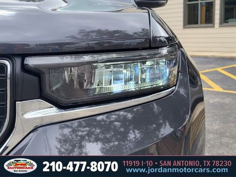 Used 2025 Jeep Grand Cherokee Laredo X RWD image 9
