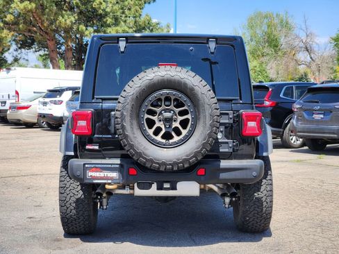 Used 2022 Jeep Wrangler Unlimited Rubicon w/ Xtreme Recon 35" Tire Package AWD/4WD image 11