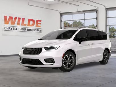 New 2026 Chrysler Pacifica Select