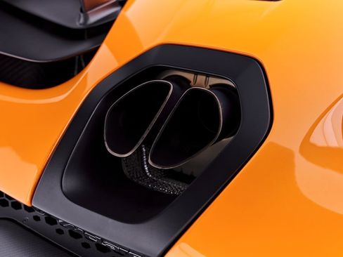 Used 2019 McLaren Senna RWD image 41