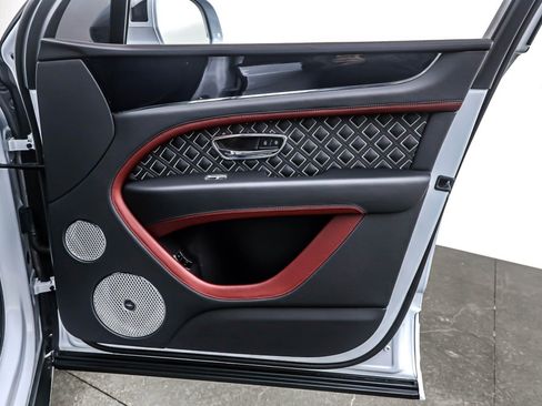 Used 2023 Bentley Bentayga Speed image 24