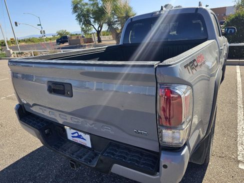 Used 2021 Toyota Tacoma TRD Off-Road w/ Technology Package AWD/4WD image 15