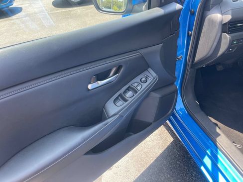 Used 2025 Nissan Sentra SV FWD image 10