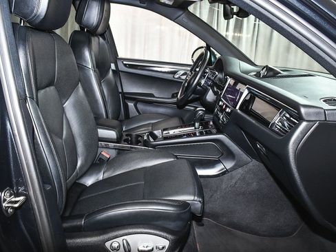 Used 2024 Porsche Macan image 56