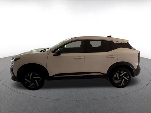 Used 2026 Nissan Kicks SV w/ Cold Weather Package FWD image 9