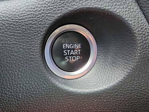 Used 2023 Toyota Corolla Cross LE AWD/4WD image 19