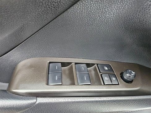 Used 2023 Toyota Camry SE image 14