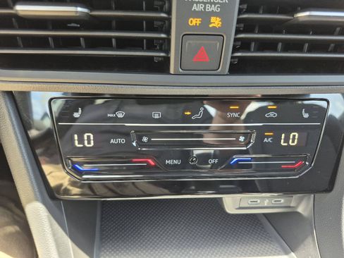 Used 2025 Volkswagen Jetta Sport FWD image 5
