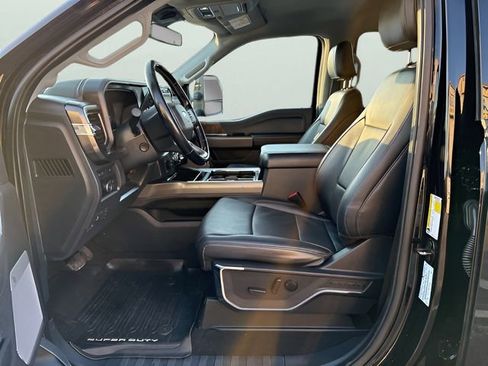 Used 2023 Ford F350 Lariat image 15
