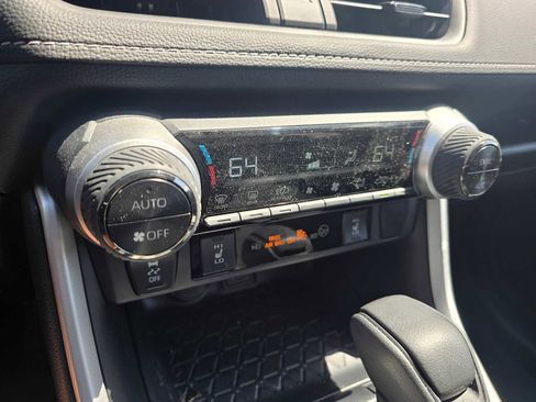 Used 2025 Toyota RAV4 XLE w/ Convenience Package image 30