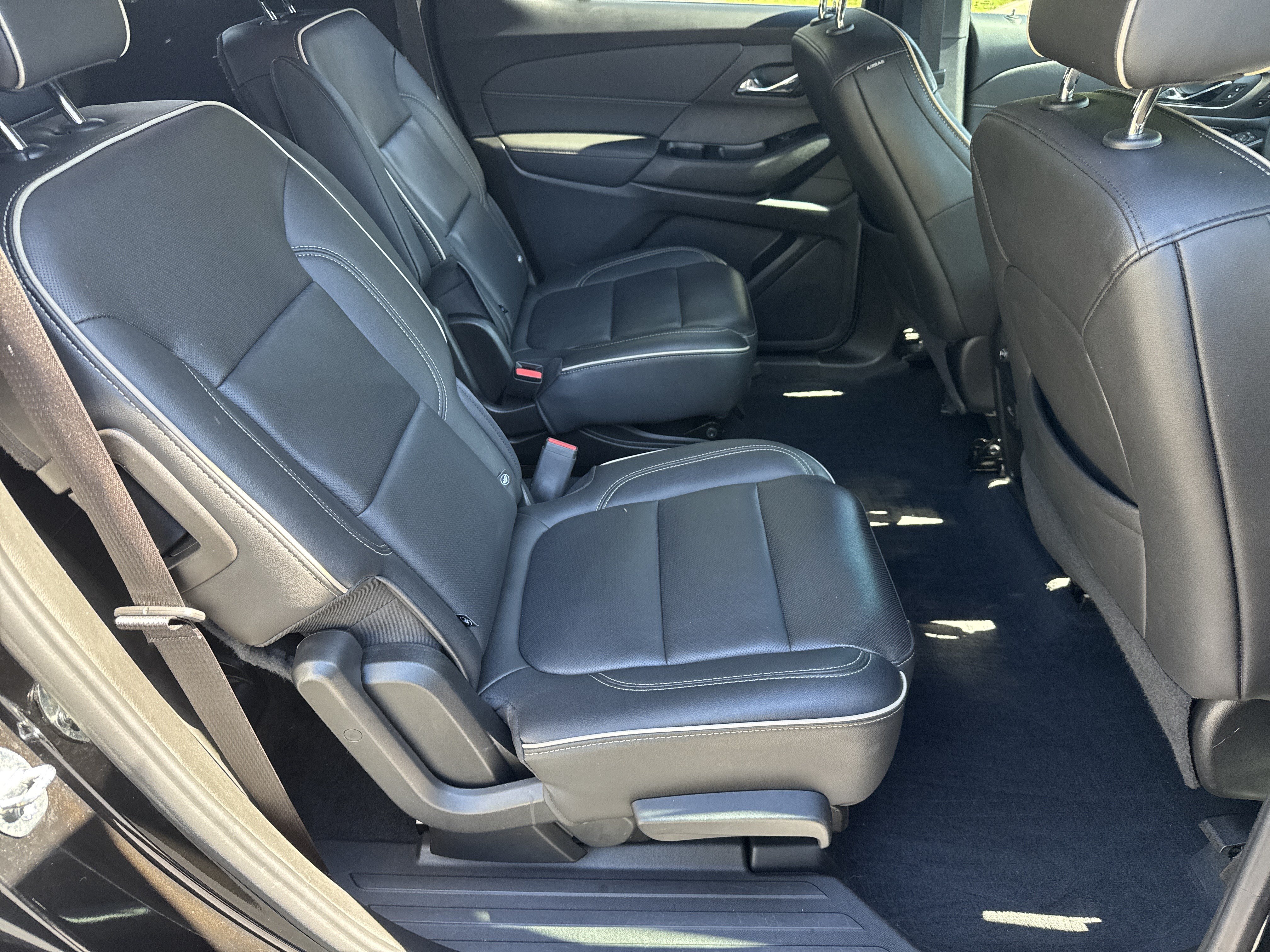 Certified 2023 Chevrolet Traverse Premier FWD image 14