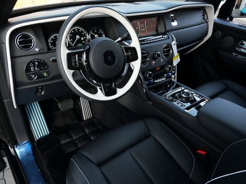 Certified 2023 Rolls-Royce Cullinan AWD/4WD image 17