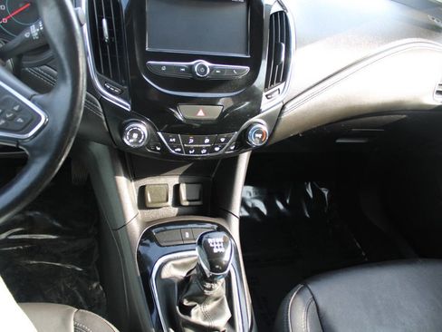 Used 2018 Chevrolet Cruze LT w/ Leather Package image 13