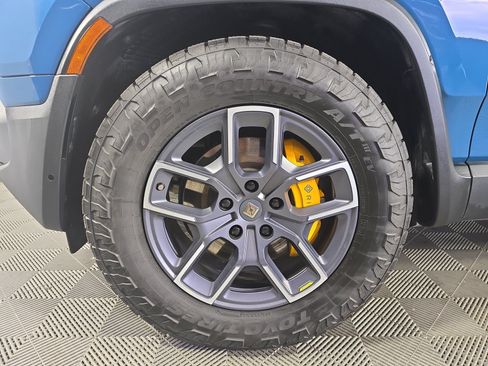 Used 2023 Rivian R1T Adventure AWD/4WD image 9