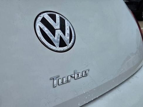 Used 2018 Volkswagen Beetle 2.0T S image 5