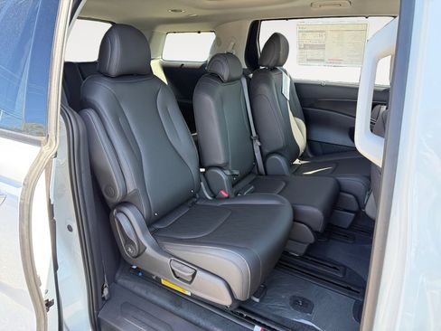 New 2026 Kia Carnival SX image 19