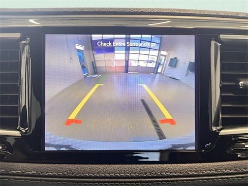 Used 2019 Chrysler Pacifica Limited image 28