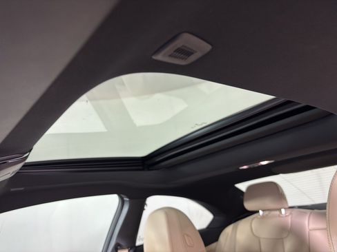 Used 2024 BMW 230i Coupe w/ Convenience Package RWD image 27