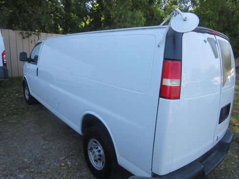 Used 2009 Chevrolet Express 2500 2500 Extended Cargo image 7