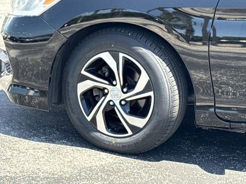 Used 2017 Honda Accord LX image 37