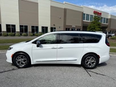 Used 2023 Chrysler Pacifica Limited