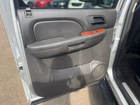 Used 2013 Chevrolet Avalanche LTZ AWD/4WD image 50