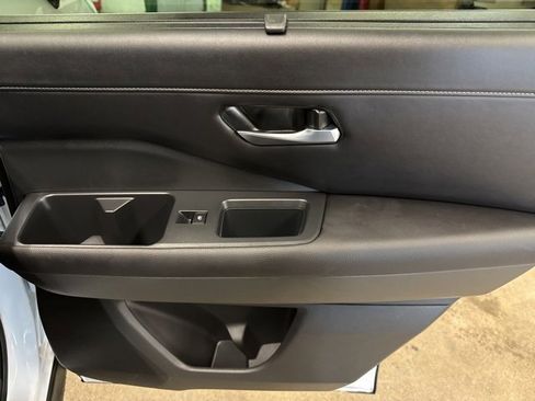 Used 2025 Nissan Pathfinder SL w/ SL Premium Package image 24