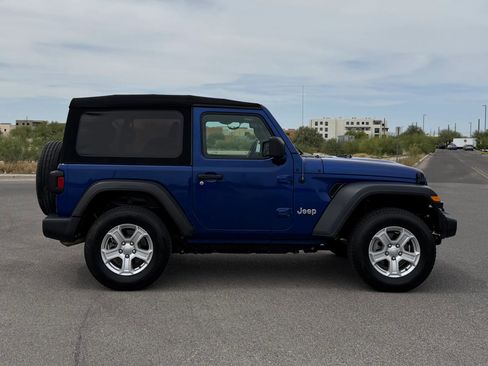 Used 2019 Jeep Wrangler Sport AWD/4WD image 6