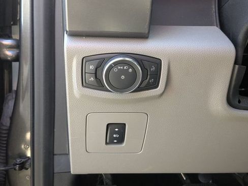 Used 2016 Ford F150 XLT w/ Equipment Group 302A Luxury image 12