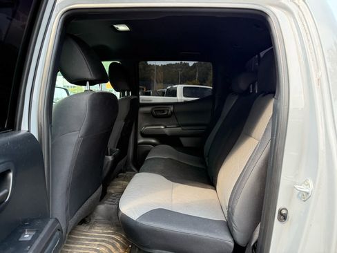 Used 2021 Toyota Tacoma TRD Sport AWD/4WD image 24