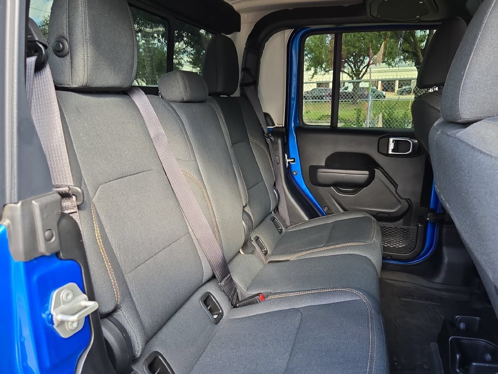 Used 2024 Jeep Gladiator Sport AWD/4WD image 29