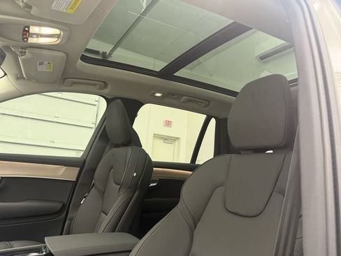 New 2026 Volvo XC90 B6 Core AWD/4WD image 12