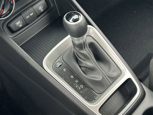 New 2026 Hyundai Venue SE image 28