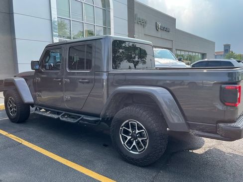 Used 2025 Jeep Gladiator Rubicon w/ Convenience Group AWD/4WD image 6