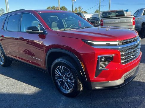 New 2026 Chevrolet Traverse LT image 3