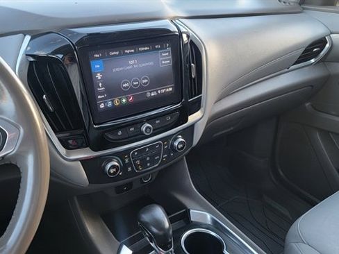 Used 2021 Chevrolet Traverse LT w/ LPO, Blackout Package image 24