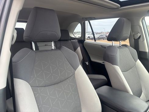 Used 2025 Toyota RAV4 XLE w/ Convenience Package image 16